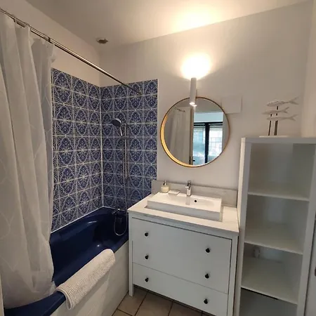 Maison De Au Calme Avec Jardin Et Parking Λα Ροσέλ